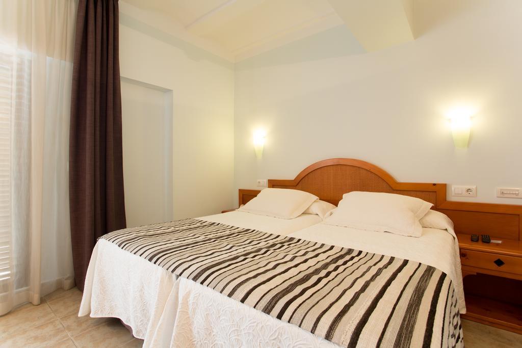 Hotel Bahia La Savina  Luaran gambar